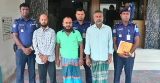 নারায়ণগঞ্জে সংঘবদ্ধ গাড়ি চোরচক্রের ৩ সদস্য গ্রেপ্তার, উদ্ধার ৩ চোরাই গাড়ি